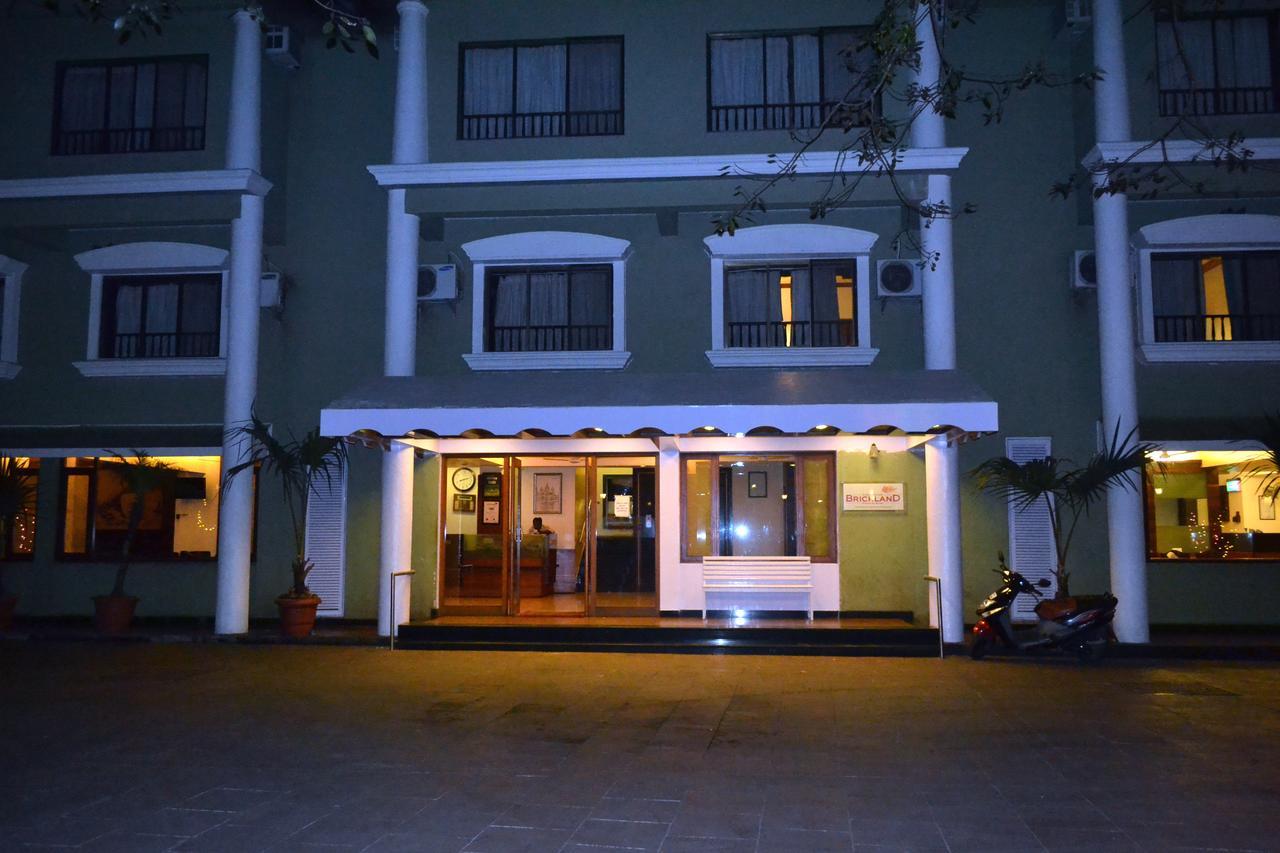 Jaffer Bhai'S Brickland Hotel Панчгани Экстерьер фото